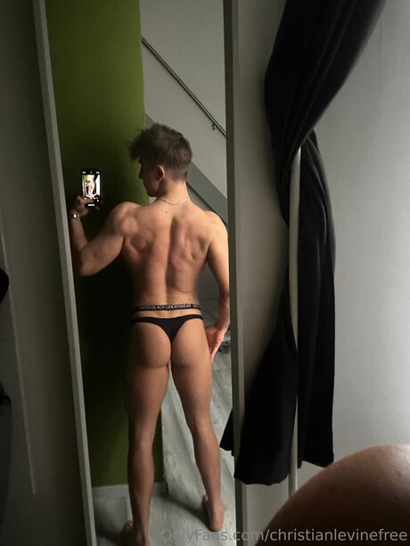 Christianlevine Straight