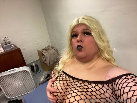 Sissy Erika001