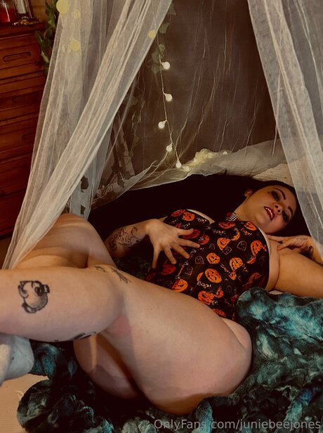 Juniebeejones