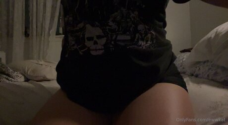 Ewwkat  nude leaked OnlyFans photo