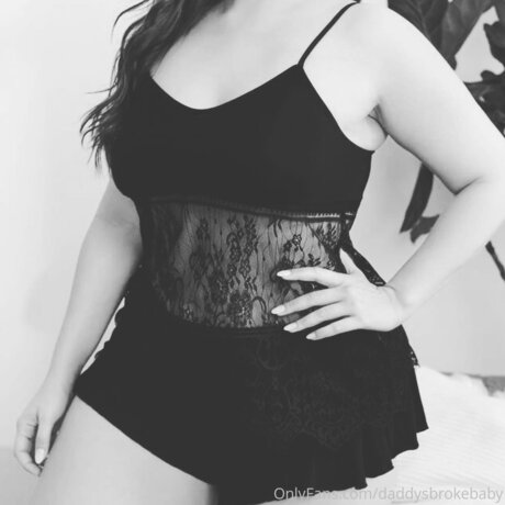 Daddysthickbabygirl