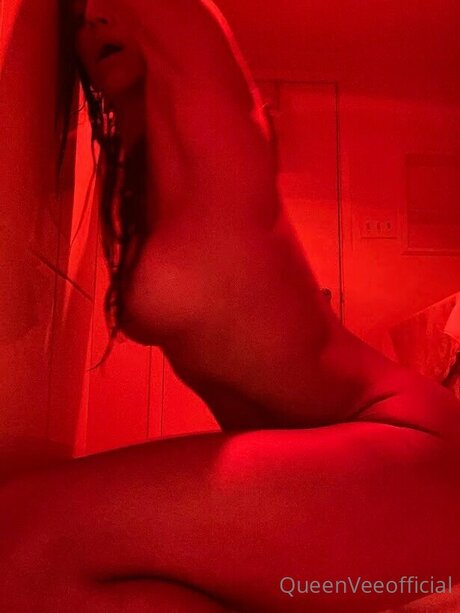 Queenvee Sexy