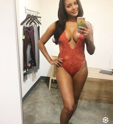 Brandi Rhodes