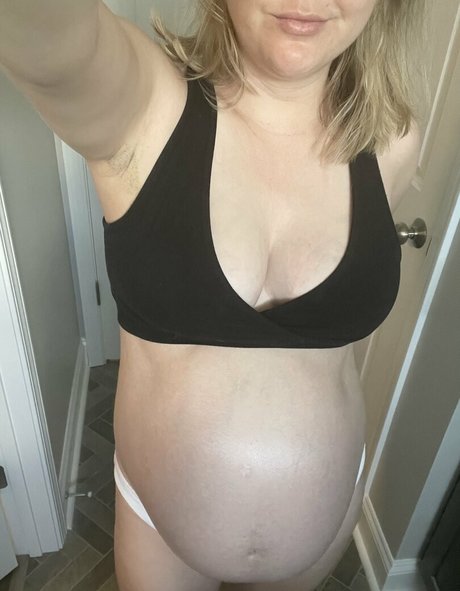 Hotmomevie