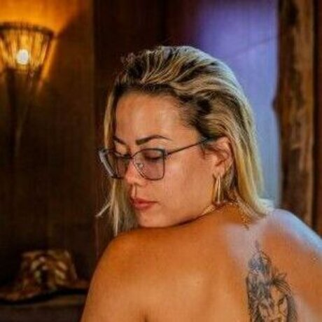 Hivia Silva Carneiro