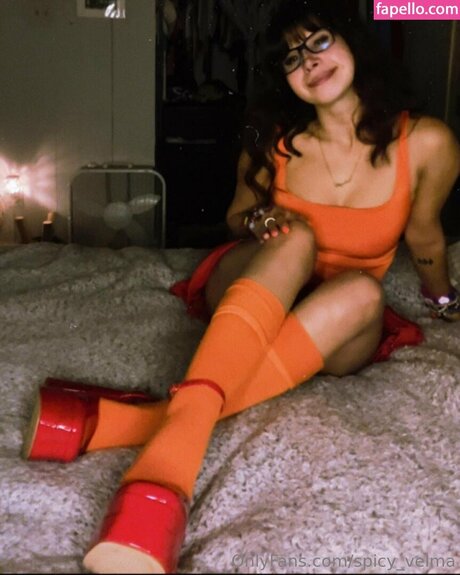 Velma  Daphne Cosplay