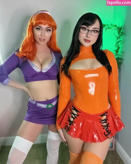 Velma  Daphne Cosplay