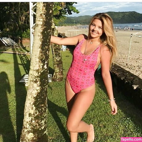 Julia Gomes