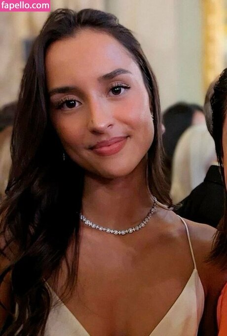 Alexandra Saint Mleux