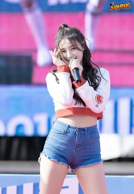 Nancy Momoland