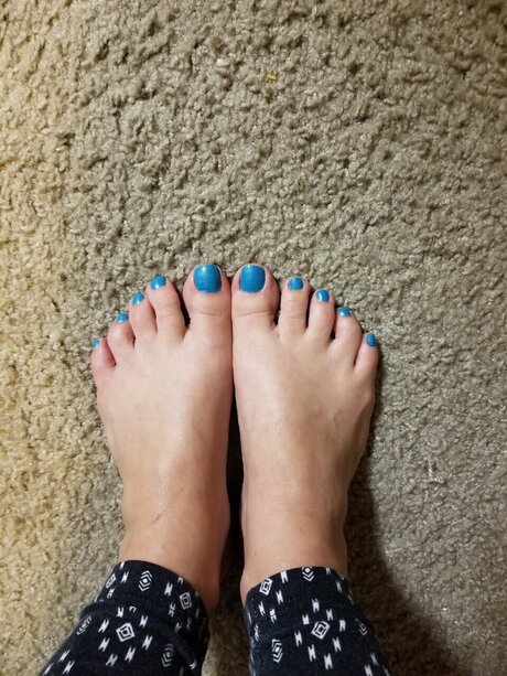 Tinyfeet33