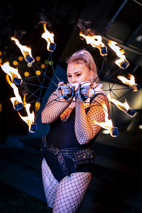 Cyra The Fire Sorceress