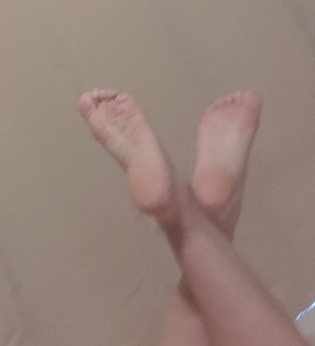 Lizziesexifeet