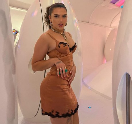 Mae Muller  nude leaked OnlyFans photo