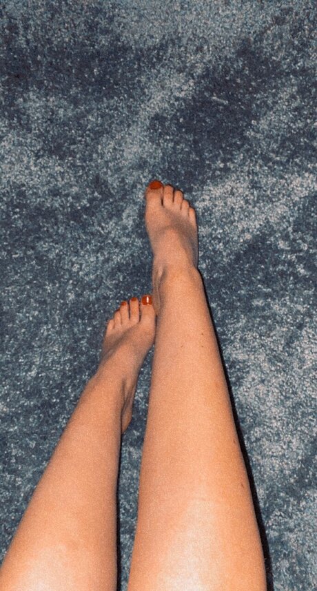 Feetgirl