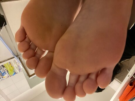 Marias Feet Pics 