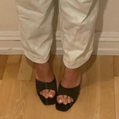 Pretty Little Size 4