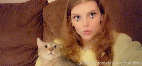 Sexyredinbedfree