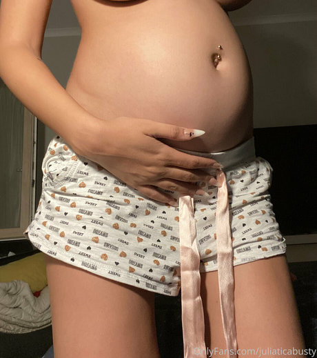 Juliaticabusty