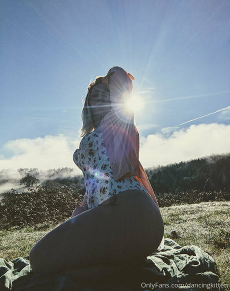 Dancingkitten