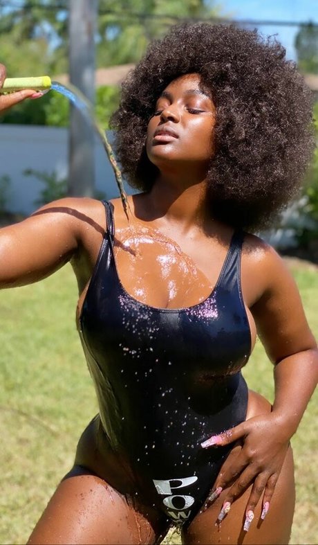 Amara La Negra