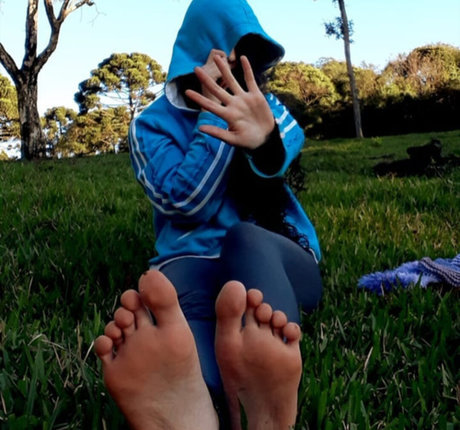 Friends Pretty Feet