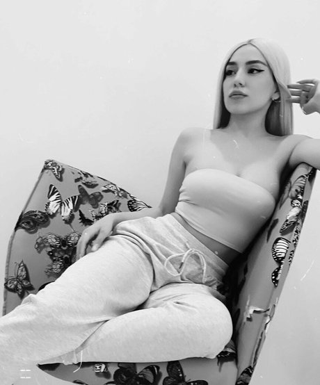 Ava Max