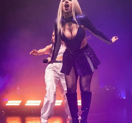 Ava Max