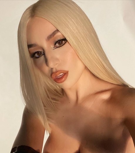 Ava Max