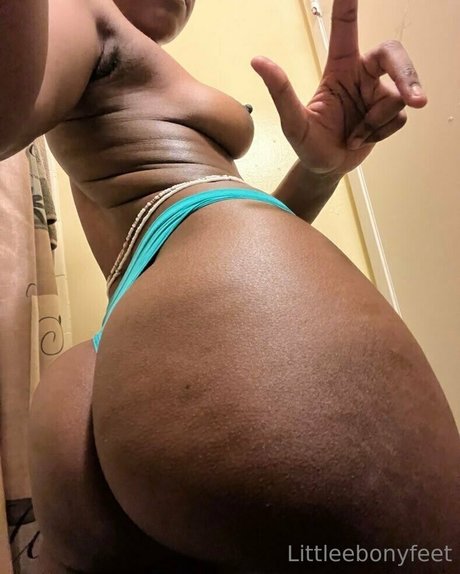 Littleebonyfeet