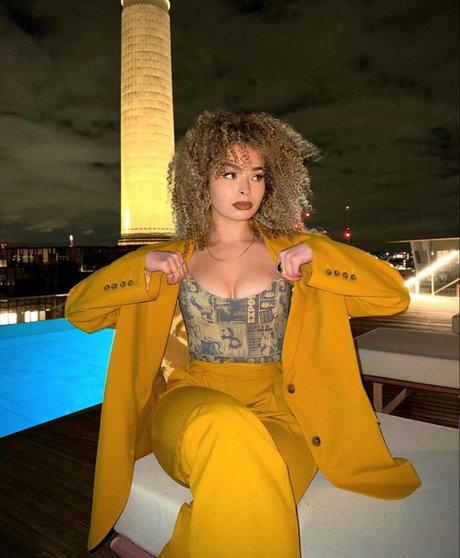 Ella Eyre