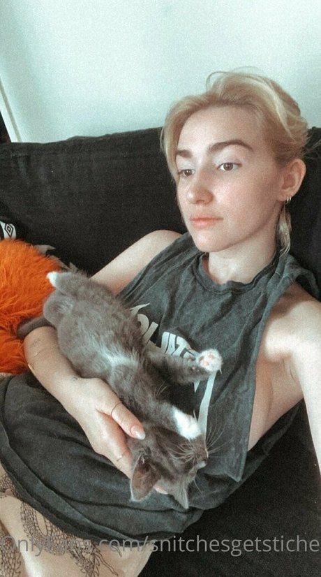 Snitchesgetstiches