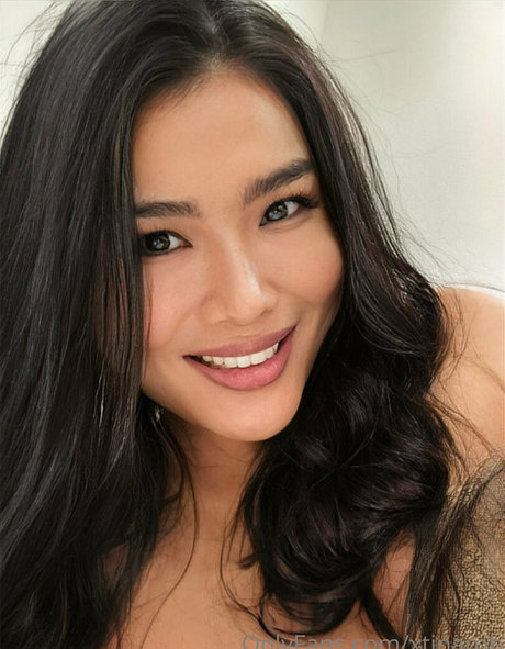 Xtinarob  nude leaked OnlyFans photo