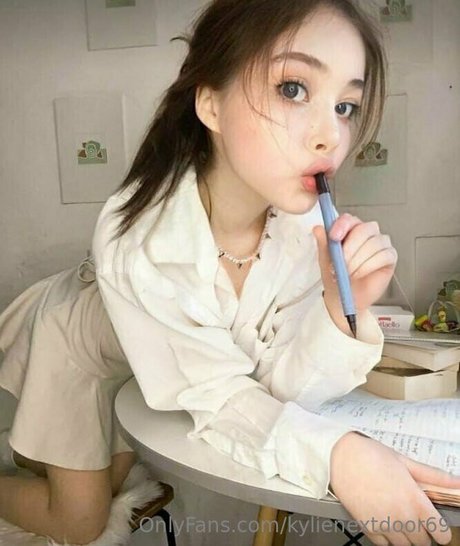 Kylienextdoor69