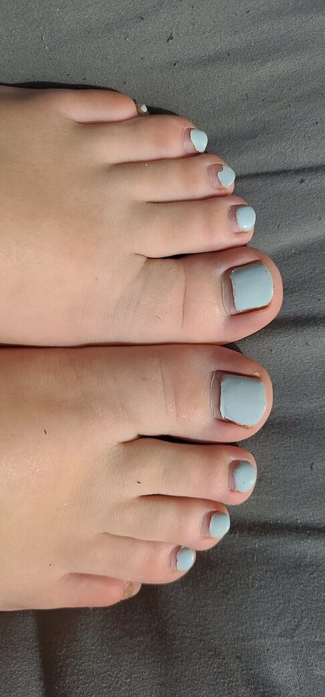 Smelliefeetsweetie