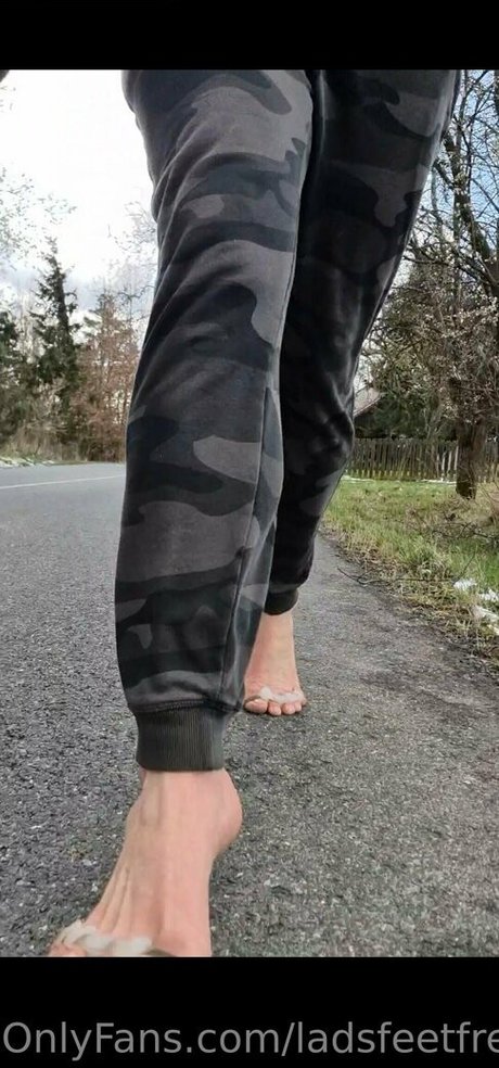 Ladsfeetfree