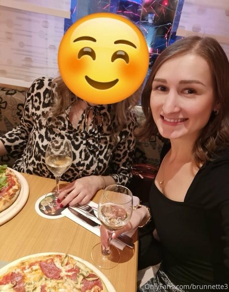 Brunnette3