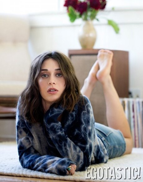 Lizzy Caplan