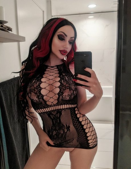 Dani Divine
