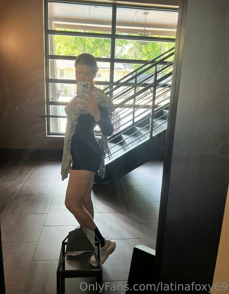 Latinafoxy69
