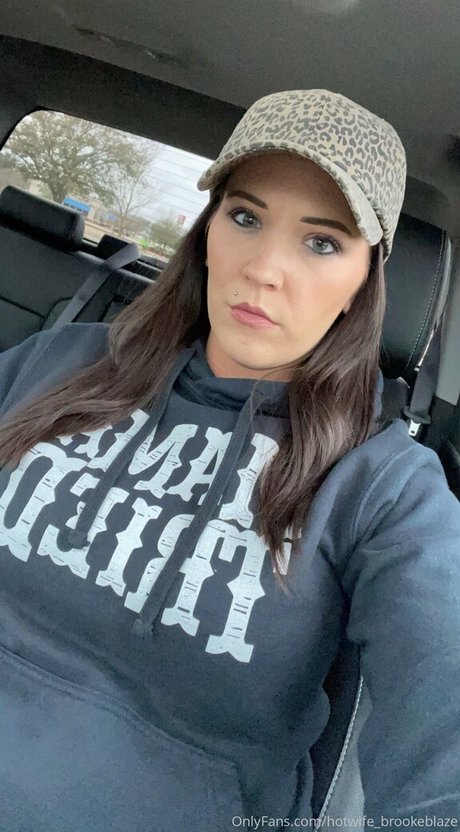 Hotwifebrookeblaze