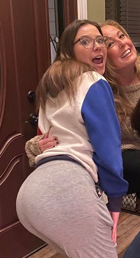 Show Your Girlfriend