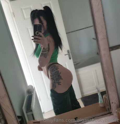 Bigassbootybabez