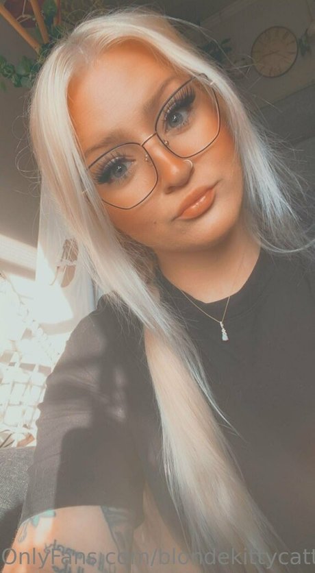 Blondekittycattt