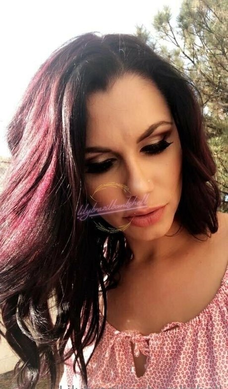 Lilybrazilianbombshell