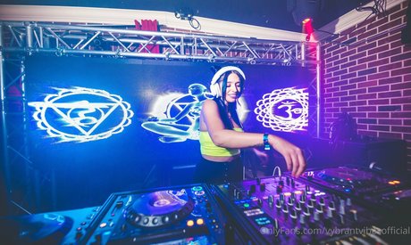 Vybrantvibesofficial