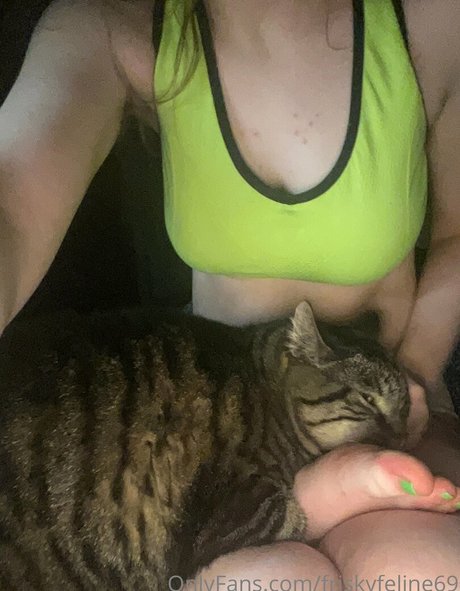 Friskyfeline69