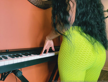 Nicolelovesonlyfansfree