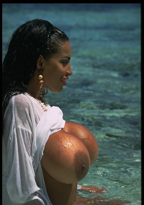 Angelique Dos Santos