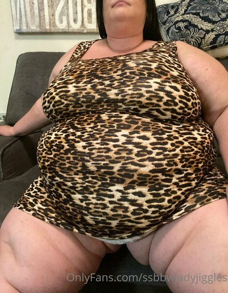 Ssbbwladyjiggles